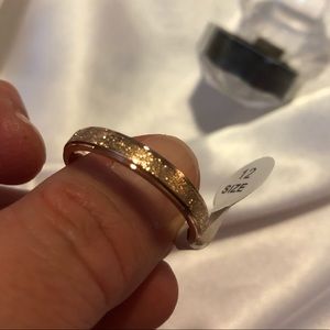 🦋NWT Men’s Rose Gold/Stainless Steel Size 12